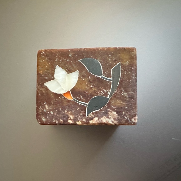 Small Stone Mother of pearl inlay flower jewelry Ring Holder vintage gift box - Picture 8 of 11